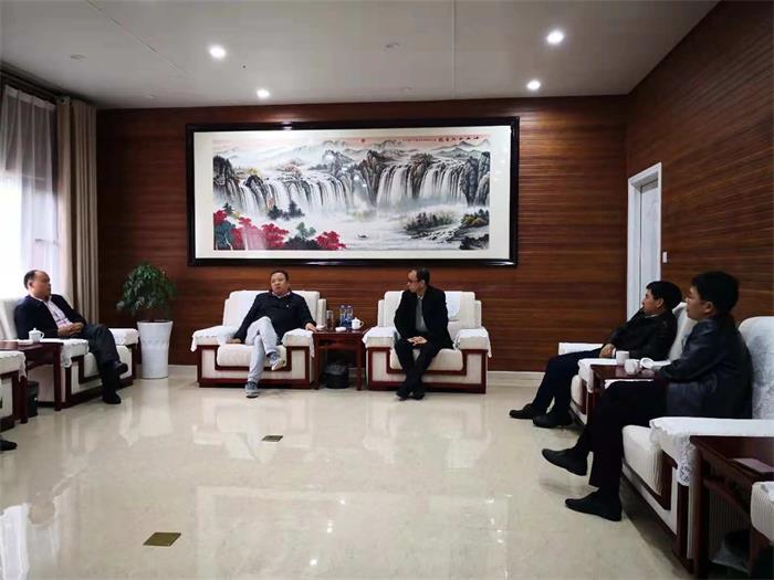 新余市委调研组赴亚林中心调研林下经济和油茶