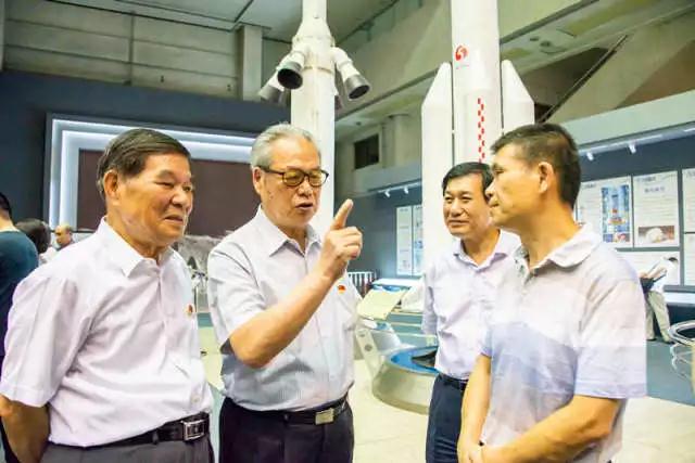 国家林业和草原局离退休干部局开展看科技发