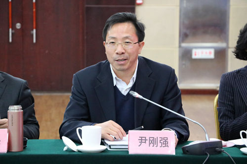 尹刚强书记讲话李凤波副主任主持仪式