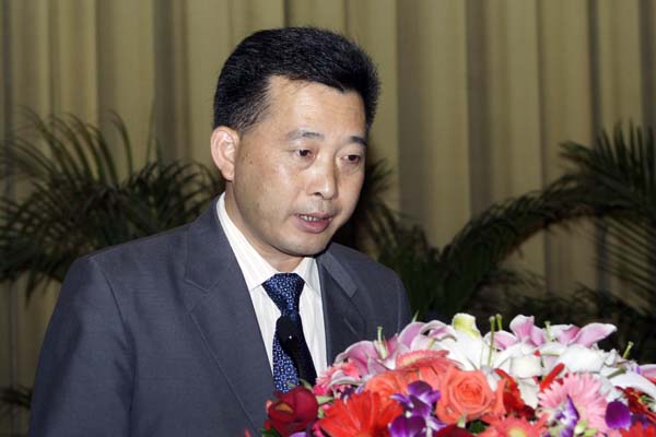 贵州省锦屏县县委书记陈英华发言