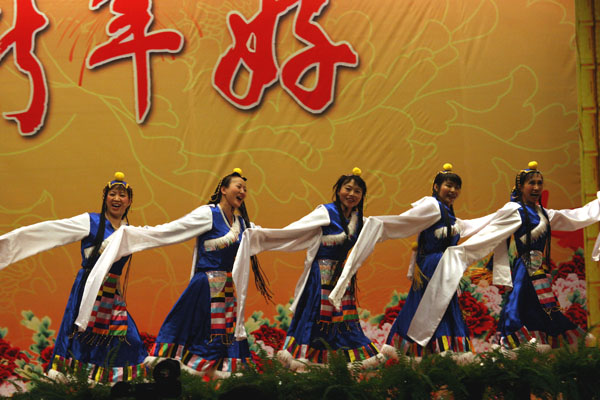 民歌联唱 (歌咏协会演出)