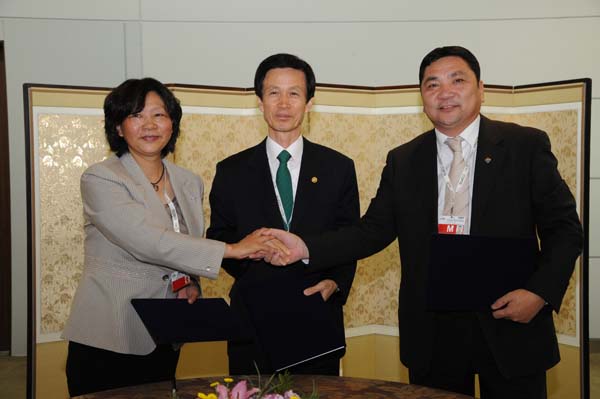 中韩蒙三国林业部门签署《东北亚防治荒漠化、