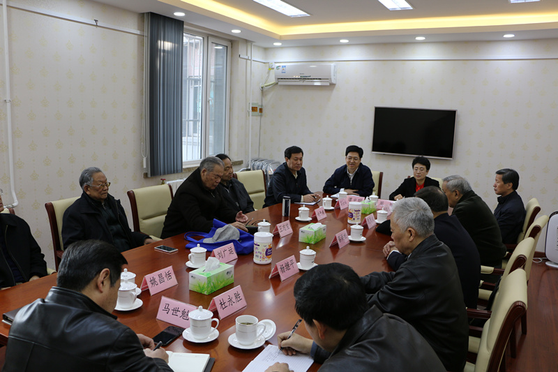 国家林业局党组成员、人事司司长谭光明向老部