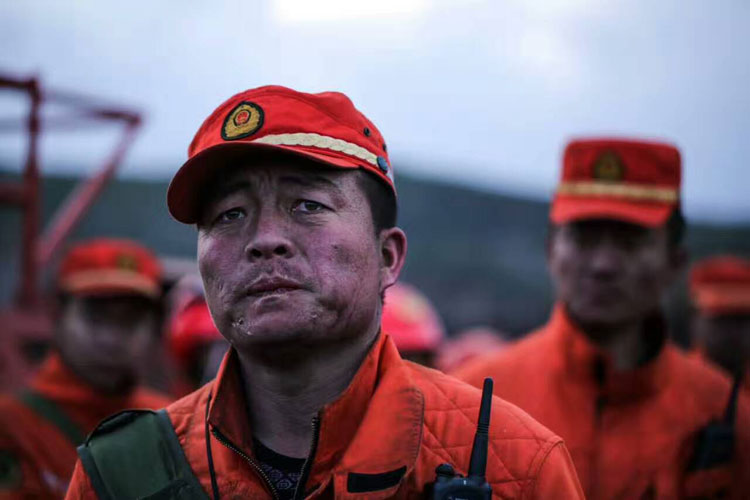 国家森林防火指挥部、国家林业局向 5·02 毕