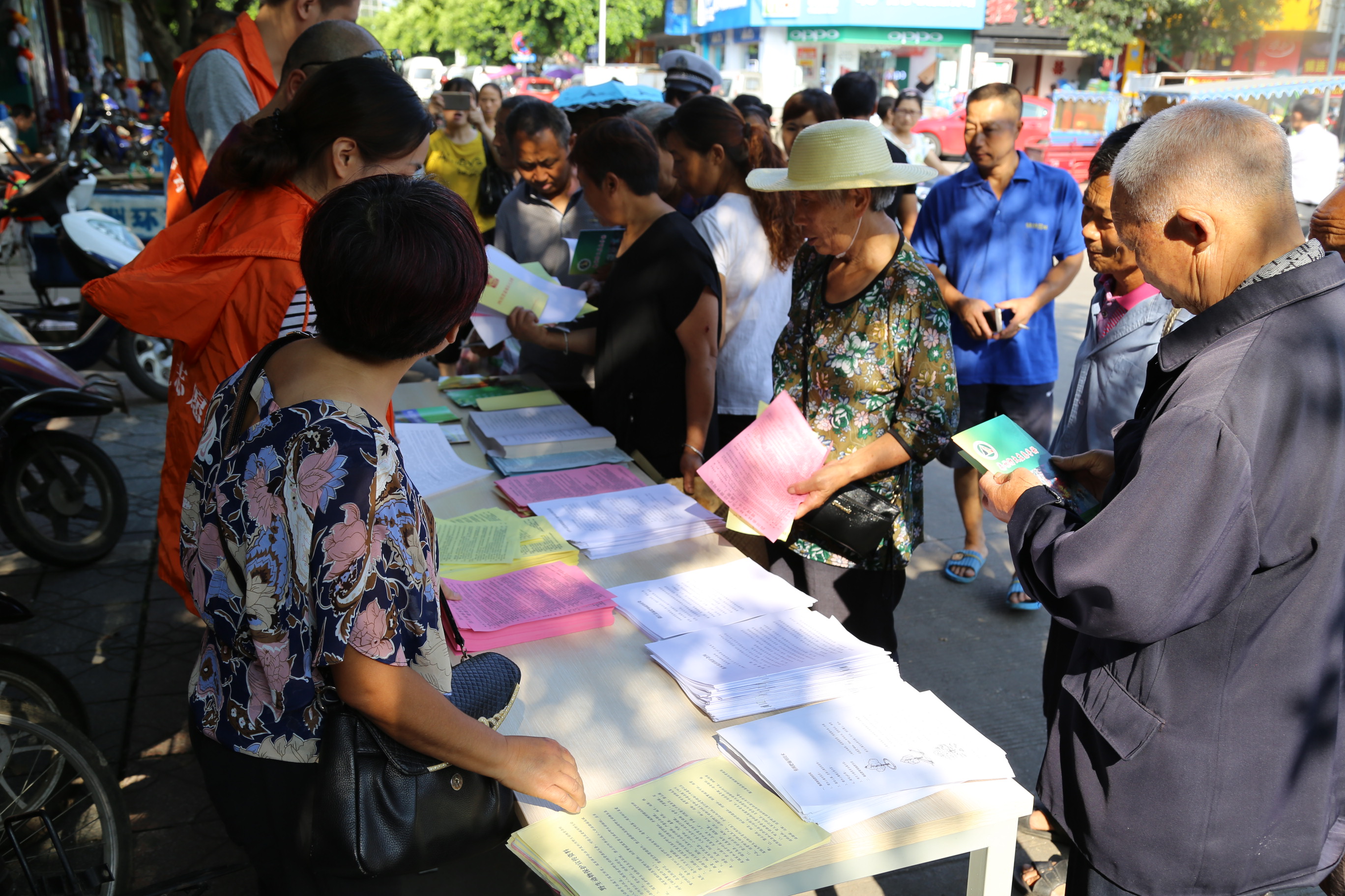四川省成都市蒲江县组织开展退耕还林政策宣传