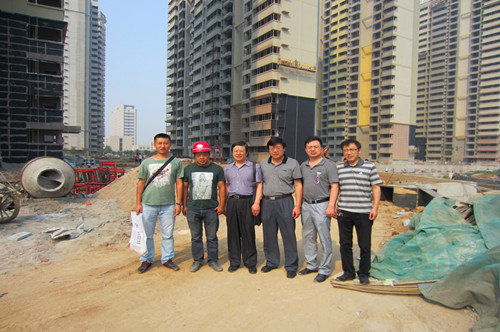 李鹏和李春昶、张发安、巩智民在郑州分院考察