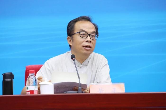 中国社科院欧洲研究所原所长 黄 平