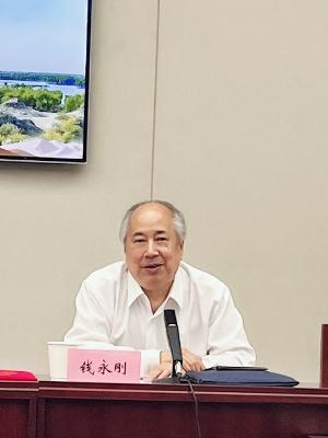 任务张志强教授分享荒漠化防治经验张家旺讲述"统筹推进沙漠有机产业
